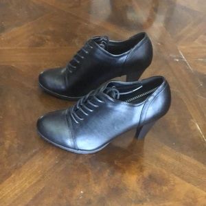 Two pairs for one price! Boots Ankle, One is pair black & second tan brown.